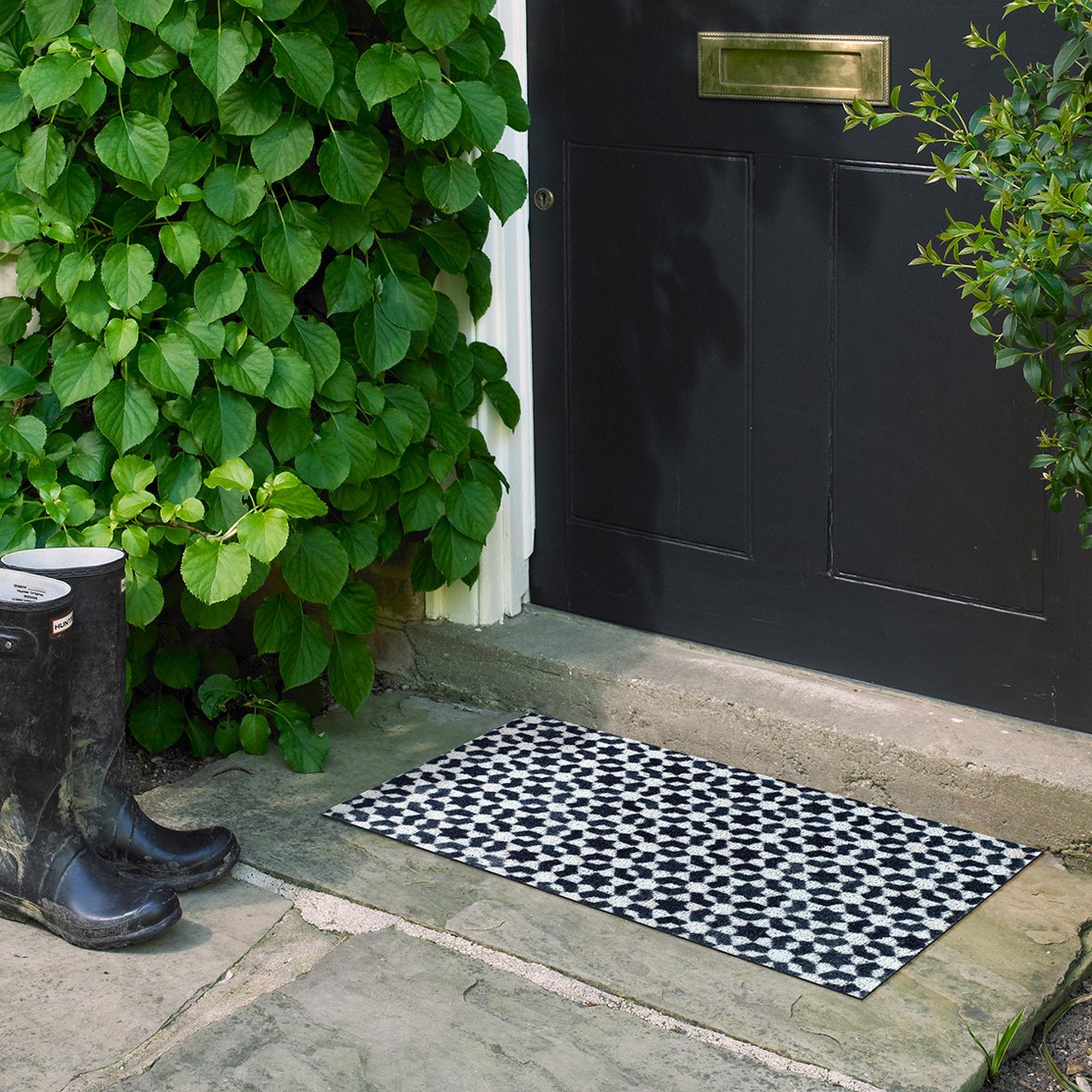 Trendy Brush Starry Tiles Doormat In Black White